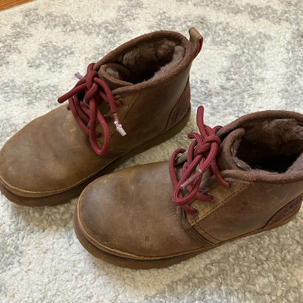 UGG Kids Brown Leather Lace-Up Boots with Red Laces - Picture 2 of 5